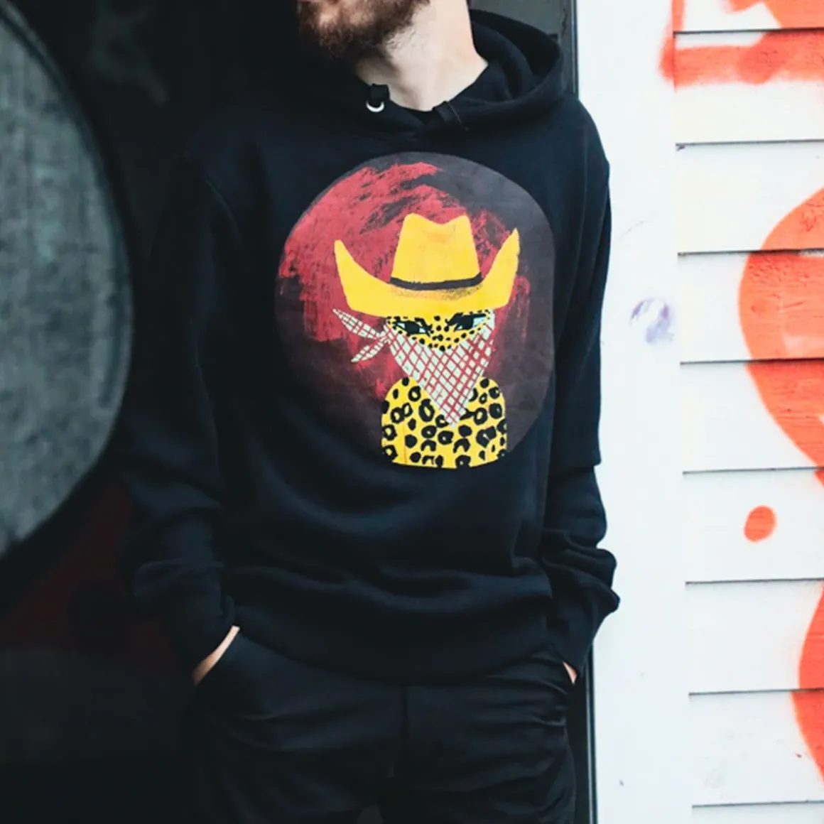 Rosvo-Huppari Unisex Musta