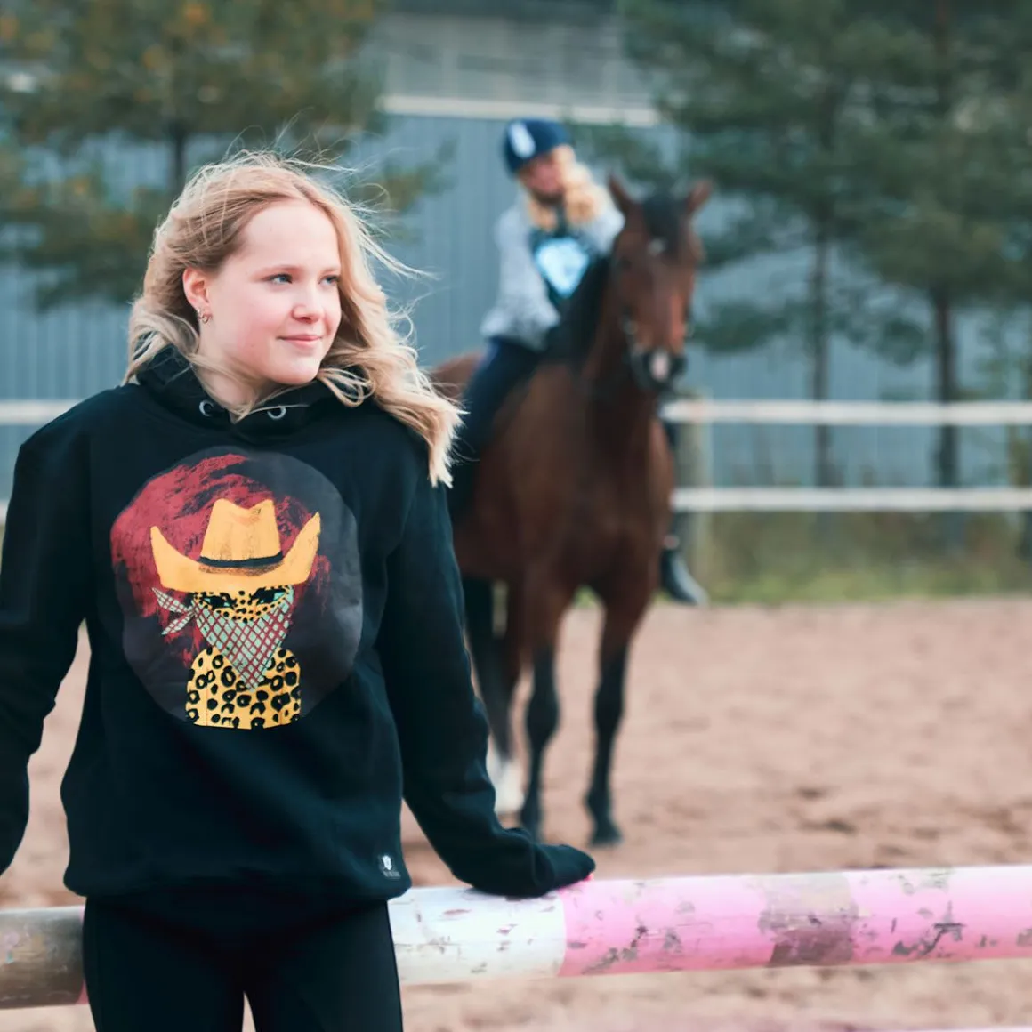 Rosvo-Huppari Unisex Musta